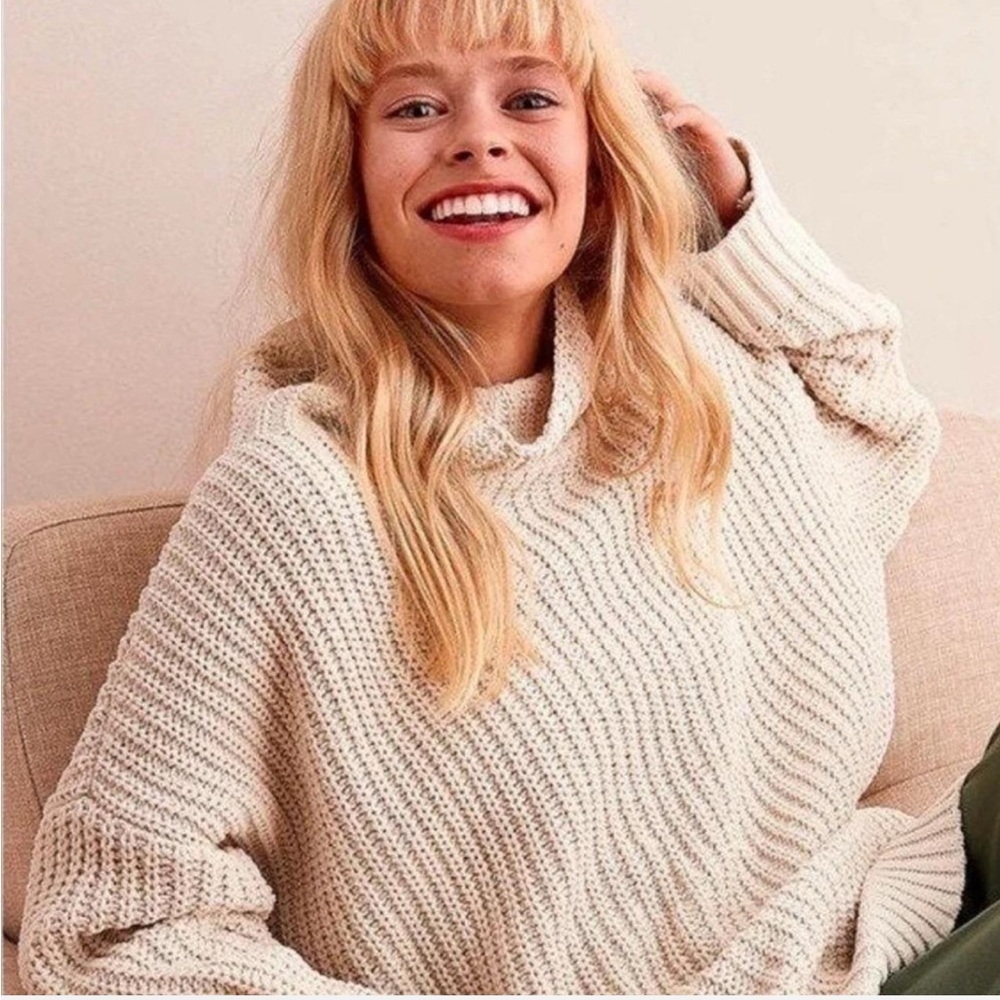Aerie chunky knit turtleneck sweater in an off-white or cream color wise small - Picture 1 of 7